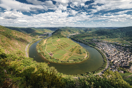 Scenic view from Calmont hiking trail to Moselle loop (germ. Moselschleife), Germany