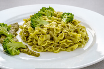 Farfalline pasta with pesto and brocoli