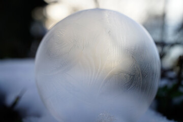 Fototapeta na wymiar Gefrorene Seifenblasen Winter Eis