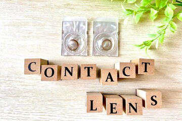 contactlens コンタクト2つ