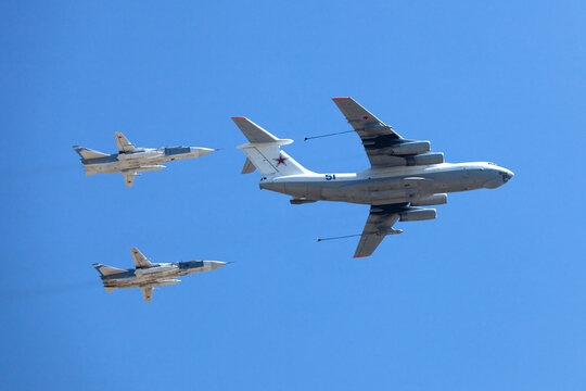 Airplanes in the skies