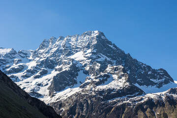 Sommet du Sirac sur le chemin de randomnée menant au Lac de Vallonpierre