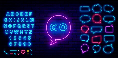 Obraz premium Go neon signboard. Colorful speech bubbles set. Shiny blue alphabet. Motivational concept. Vector stock illustration