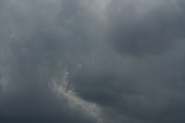 Wolken Himmel kurz vor oder nach einem Gewitter mit Regenschauer