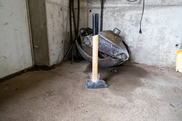 The big sledge hammer for heavy work