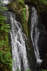 zwei Wasserfälle im Enderttal