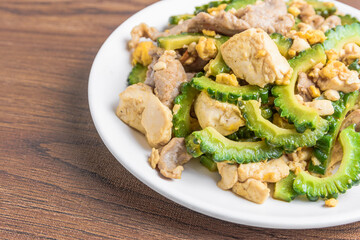 夏の味覚　ゴーヤチャンプル