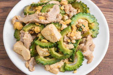 夏の味覚　ゴーヤチャンプル