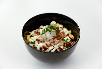 참치마요네즈덮밥