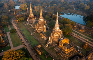 Aerial view of Wat Phra Si Sanphet ruin temple at sunrise in Phra Nakhon Si Ayutthaya, Thailand - obrazy, fototapety, plakaty