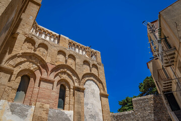 Cefalú pueblo costero y mdeiterraneo en la cosata de Sicilia Italia