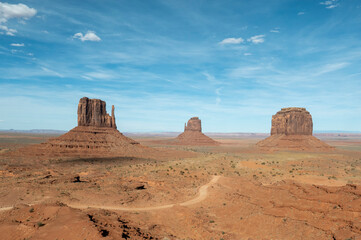 Fototapeta na wymiar scenic view to monument valley with butte and blue sky