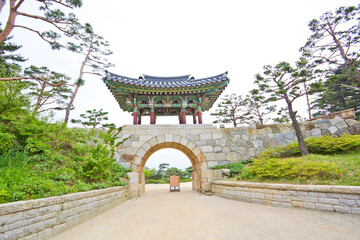 Obraz premium Naksansa or Naksan Temple is a Korean Buddhist temple complex in the Jogye order of Korean Buddhism that stands on the slopes of Naksan Mountain.