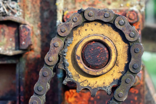 Detail of a chain drive engine