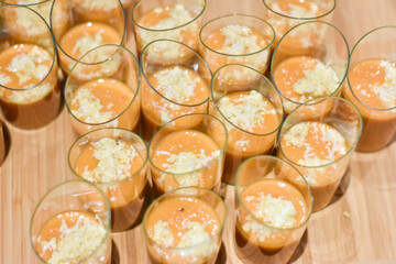 vasitos con gazpacho y salmorejo