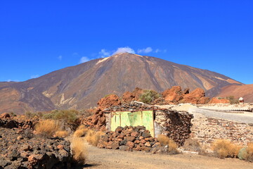 Obrazy na Plexi  former sanatorium in the canadas of tenerife, in the national parkland teide volcano