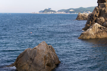 바다와 바위