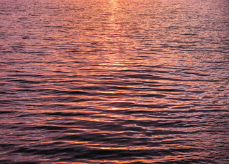 Sonnenlicht am Wasser