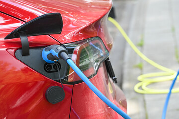 auto voiture vehicule electrique borne recharge charge chargement rechargement prise cable...