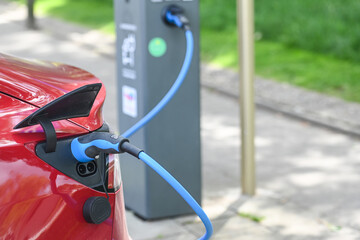 auto voiture vehicule electrique borne recharge charge chargement rechargement prise cable...