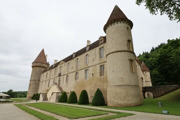 Obraz premium Le château de Bazoches, vue de l'extérieur, village de Bazoches, département de la Nièvre, France