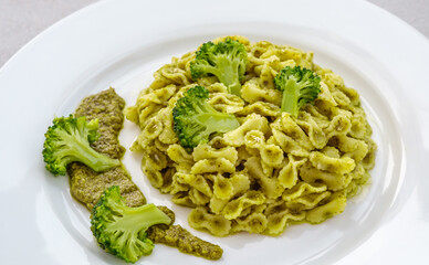 Farfalline pasta with pesto and brocoli