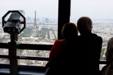 Couple in observation deck of Montparnasse, Tower, Parus