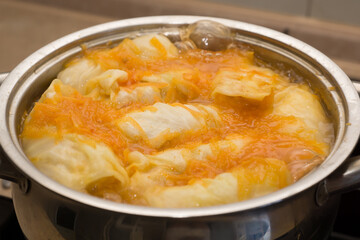 cooking meat stuffed cabbage
