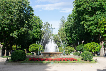 Parques con fuentes en primavera de Vigo, Galicia.