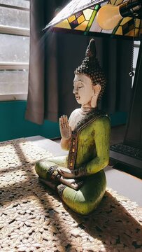 Mediating Buddah, Buddah, Statues, BEautiful Buddah Statue, Buddah Statue, Meditating Buddah Statue INdoors