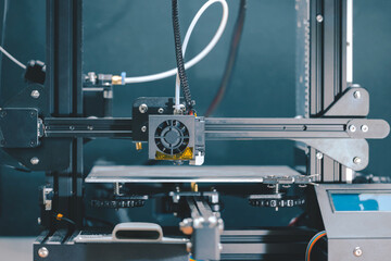 3D printing machine, 3D printer prints a new model