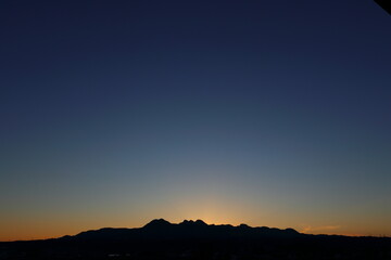 群馬県榛名山　夕焼けシュルエット