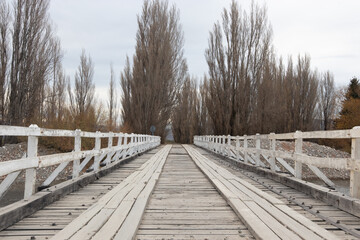 Perspectiva de puente de madera