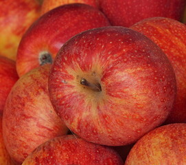 Fototapeta na wymiar Fresh apples from the market 