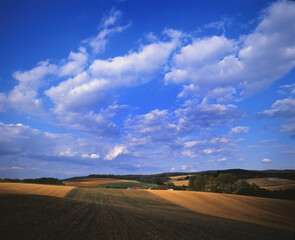 Fototapeta na wymiar Wolken im Odenwald