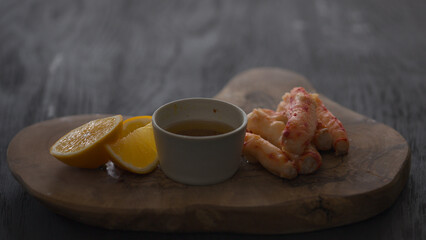 crab meat with lemon and sauce