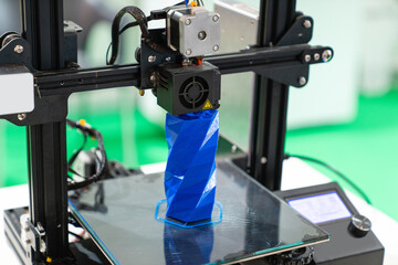 A 3d printer in the laboratory prints a structure from a polymer