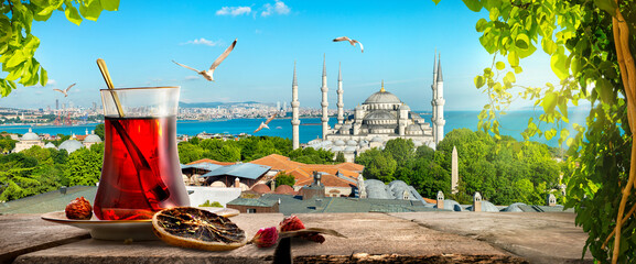 Fototapeta premium Turkish tea in Istanbul