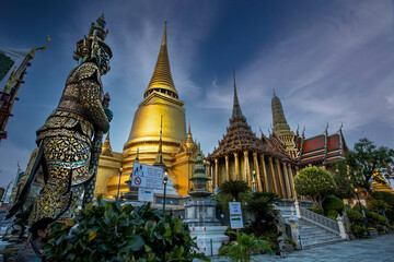 Fototapeta premium The Temple of Emerald Buddha in The Royal Grand Palace, Bangkok, Thailand.
