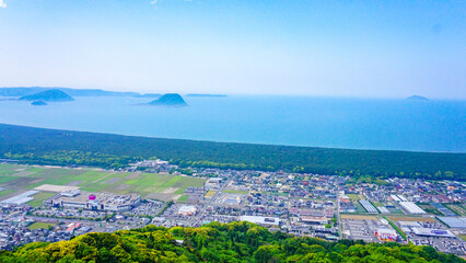 鏡山展望台から見た唐津市と虹の松原、佐賀県唐津市
