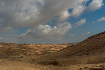 Fototapeta na wymiar The beautiful landscape of the Negev Desert in southern Israel 