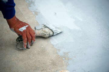 Paint the gray floor with a paint plot for waterproofing, add netting, repair the waterproofing deck.