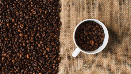 Fototapeta na wymiar top view cup coffee beans