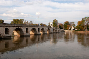 Fototapeta premium Meric River and the bridge in Edirne, Turkey
