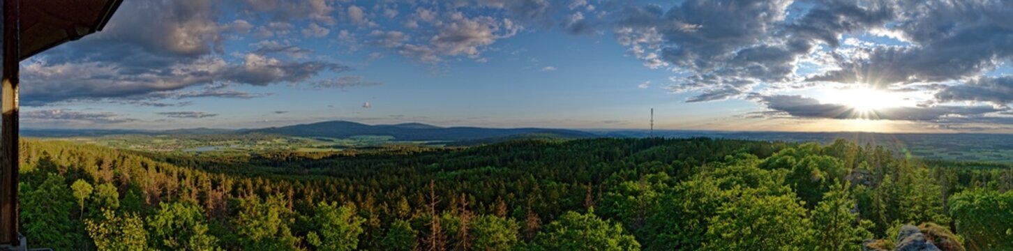 Sonnenuntergang auf dem Waldstein mit Blick zum Ochsenkopf, Schneeberg und nach Wei&szlig;enstadt