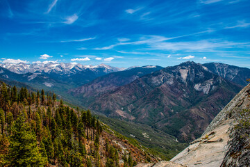 Fototapeta na wymiar Moro Rock Sequoia National Park