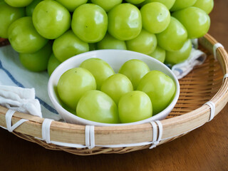 신선한 유기농 과일 샤인 머스켓, 포도