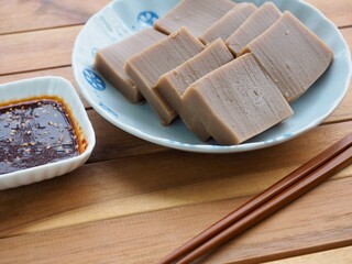 한국음식 도토리묵과 양념간장