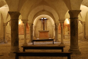 Obraz premium La Basilique Sainte Marie Madeleine, basilique de Vezelay, intérieur de la basilique, village de Vezelay, département de l'Yonne, France