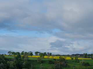 Die schottischen Highlands und die Stadt Inverness